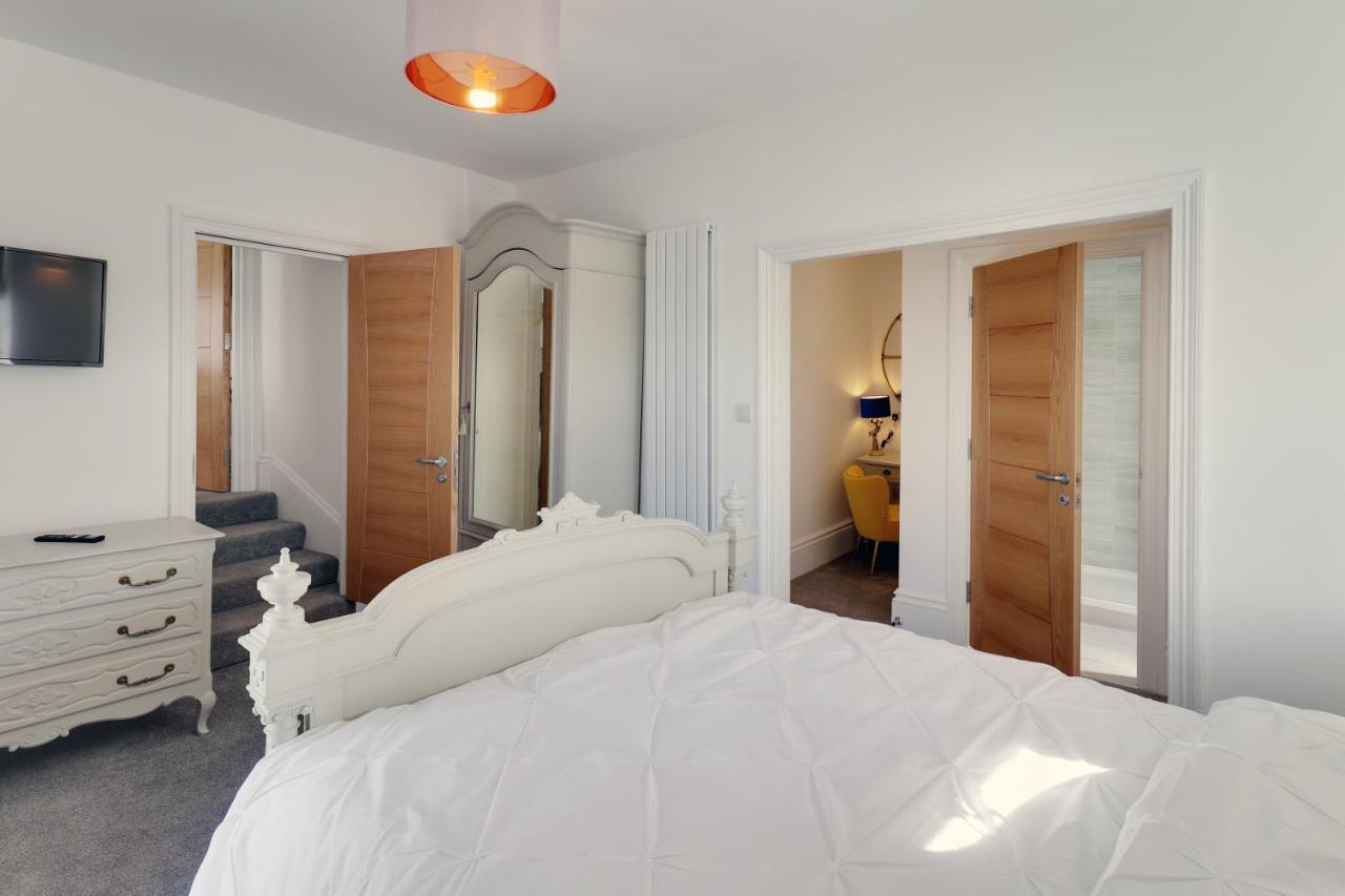 Master Accommodation Suite 2 Sea View With Balcony Hastings Zewnętrze zdjęcie