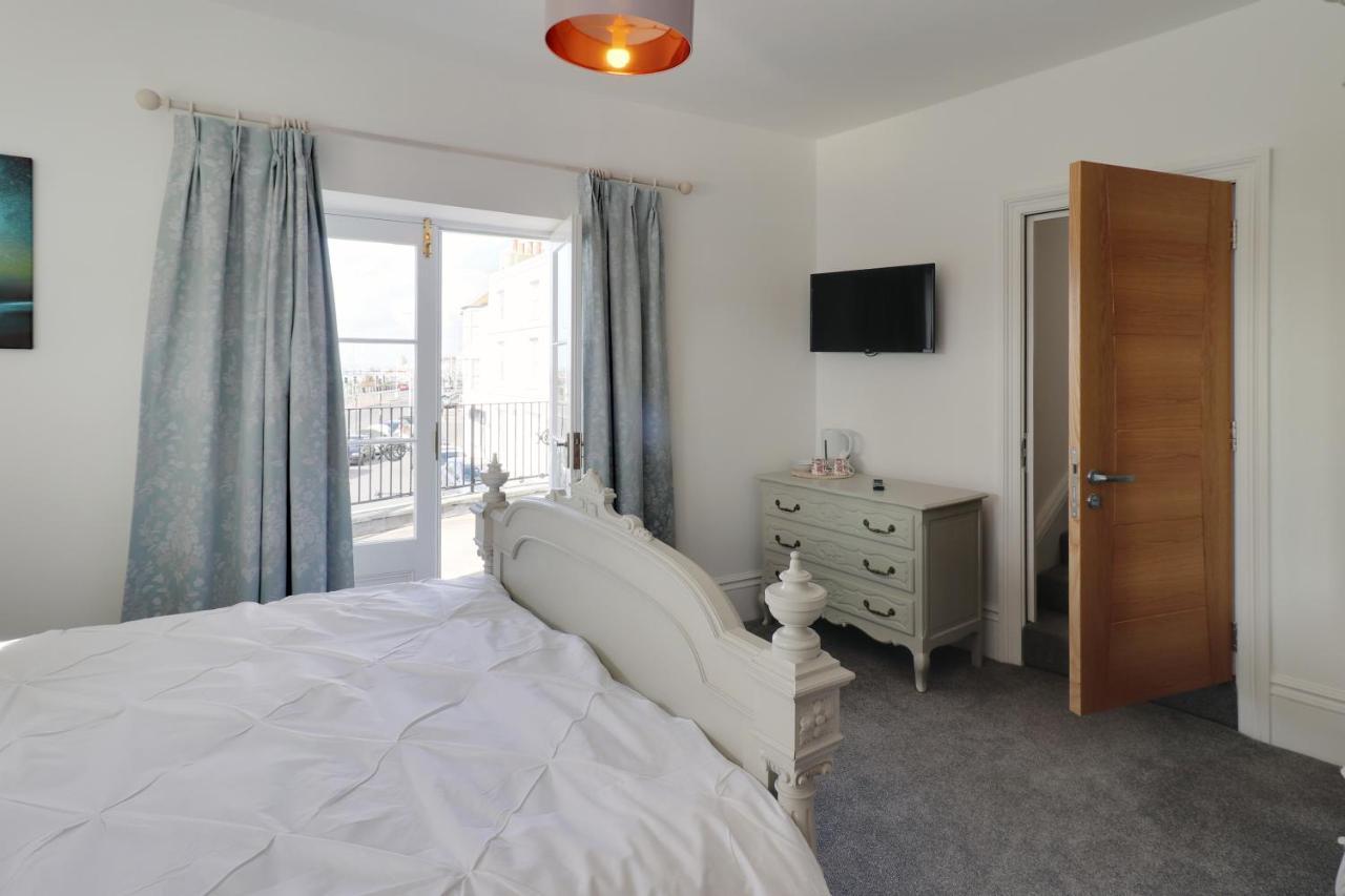 Master Accommodation Suite 2 Sea View With Balcony Hastings Zewnętrze zdjęcie